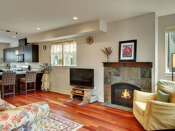 3rd image of 11713A Greenwood Ave N