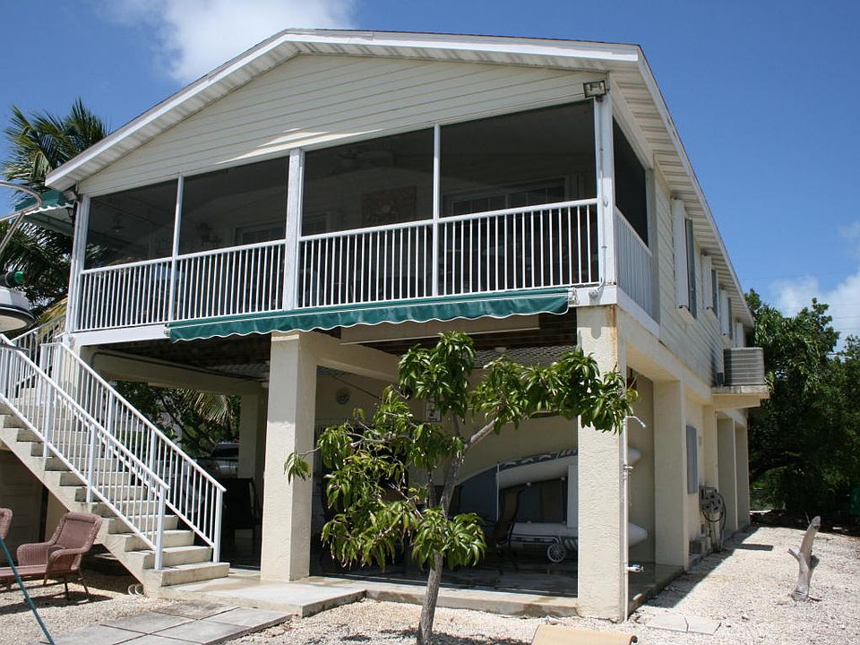 2nd image of 111 Caloosa St