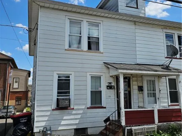 128 1/2 S 3rd St, Lehighton, PA 18235