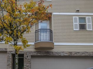 12134 NE Fremont St APT 8, Portland, OR 97220