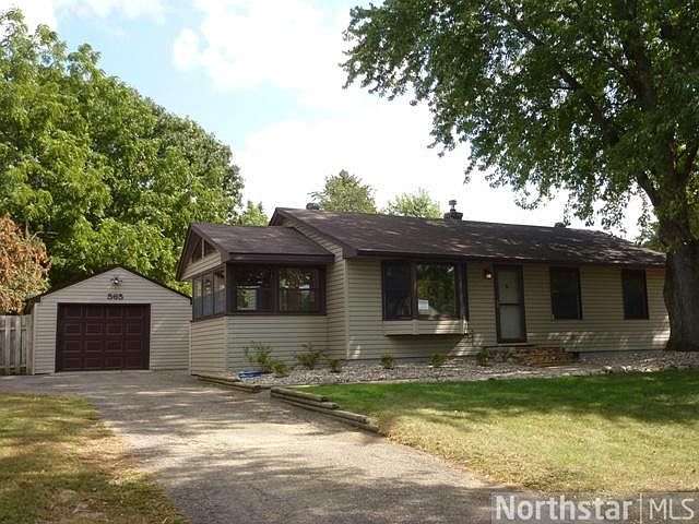 1st image of 565 Willow Ln