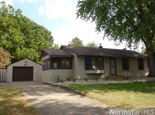 565 Willow Ln, Woodbury, MN 55125