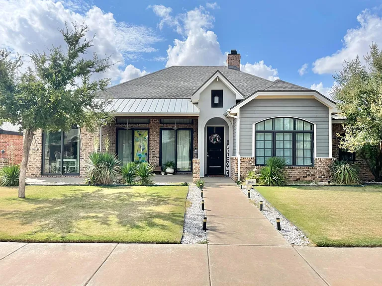 10604 Vicksburg Ave — Photo 1