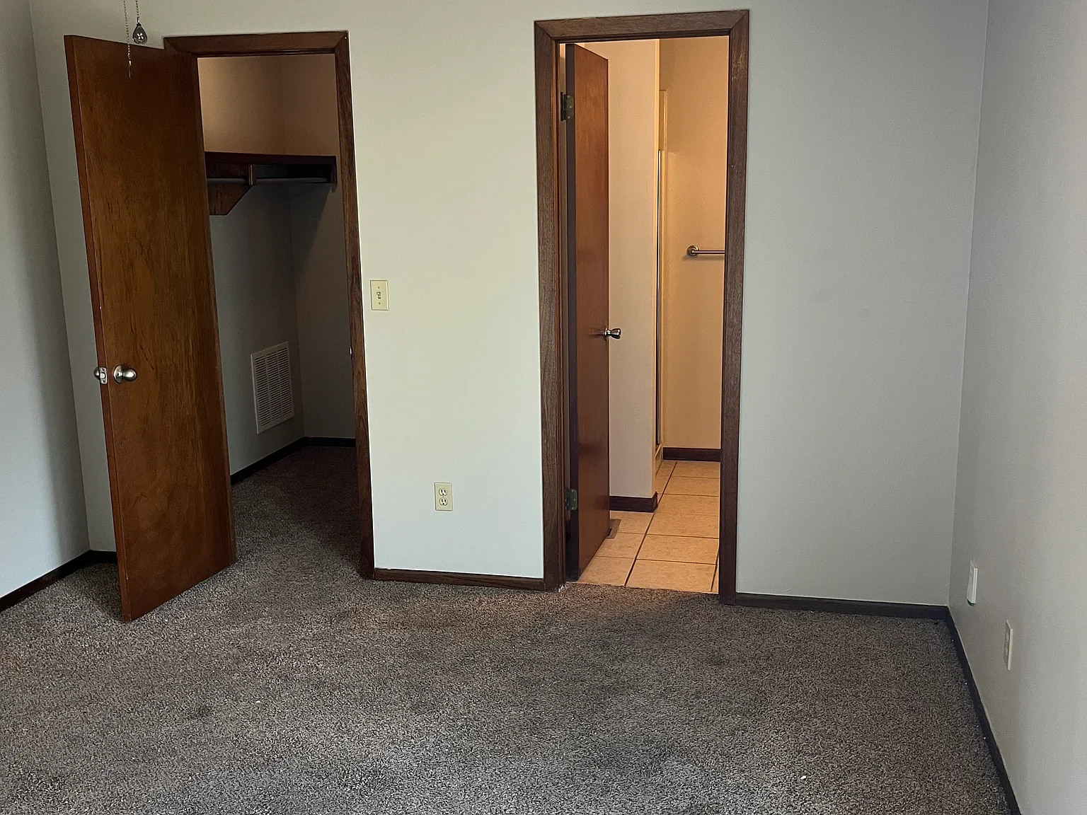 3 bed, 1904 sqft, $1,550 — Photo 2