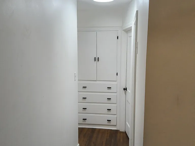 843 S Broadview Ave — Photo 9