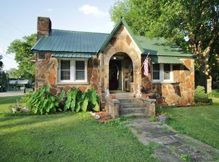 103 E Raymond St, Webbers Falls, OK 74470