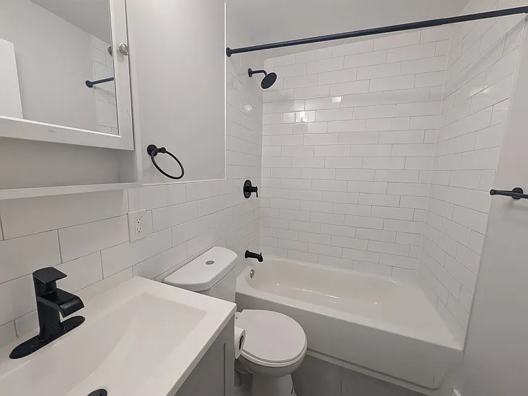 68 Gardner Ave #2 — Photo 8