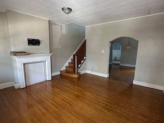 2nd image of 4030 Dexter St