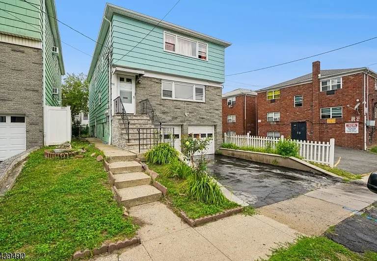 51 Tremont Ter — Photo 1