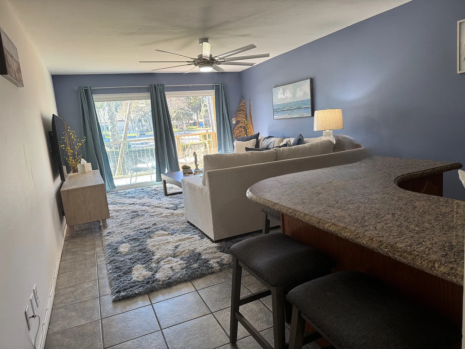 2 bed, 933 sqft, $3,500 — Photo 2