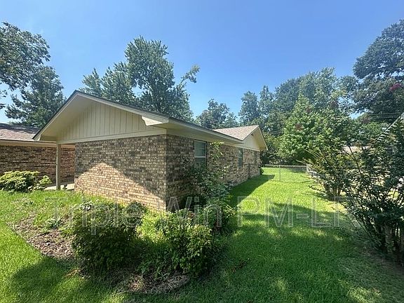 3rd image of 120 Apache Dr