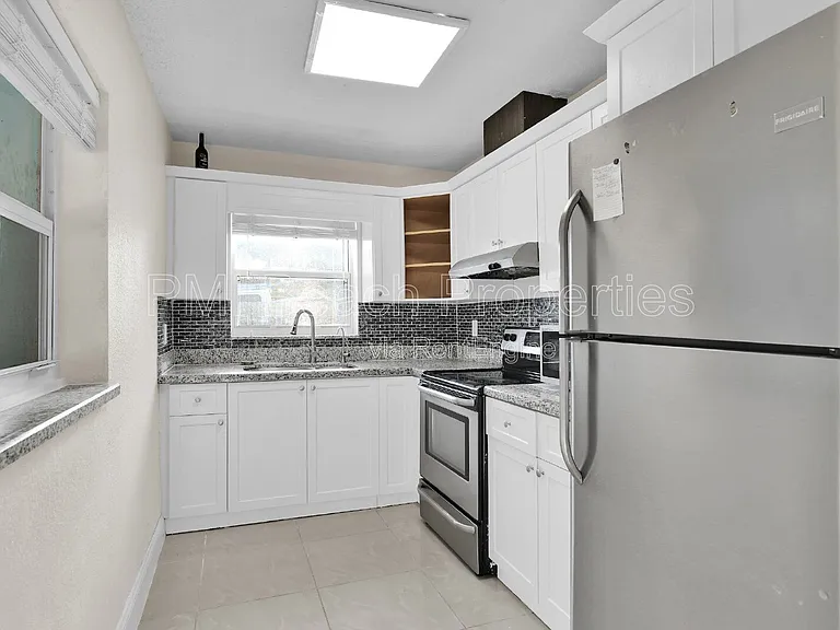 1821 Montague St — Photo 16