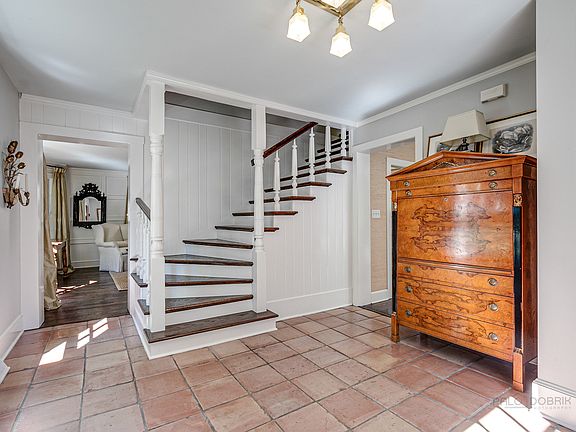 4th image of 222 E Sheridan Pl