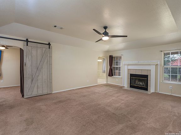 4th image of 4810 Shumard Dr