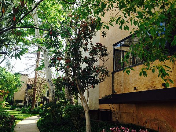 3rd image of 21900 Marylee St Unit 289