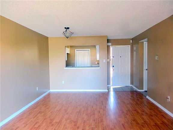 4th image of 701 Fairfax Dr APT 196