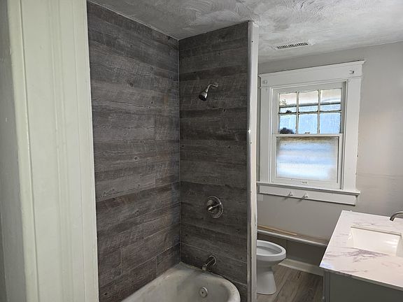 2nd image of 207 W 32nd St APT 3