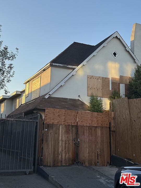 1st image of 427 S Gramercy Pl