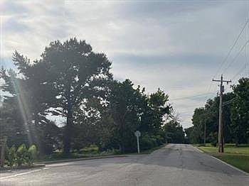 4th image of 1227 Teson Rd