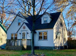 130 Vanderveen Ave, Holland, MI 49424