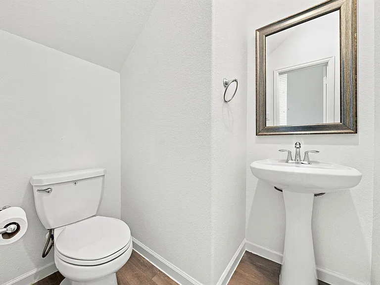 4926 Chester Lake Ln — Photo 5