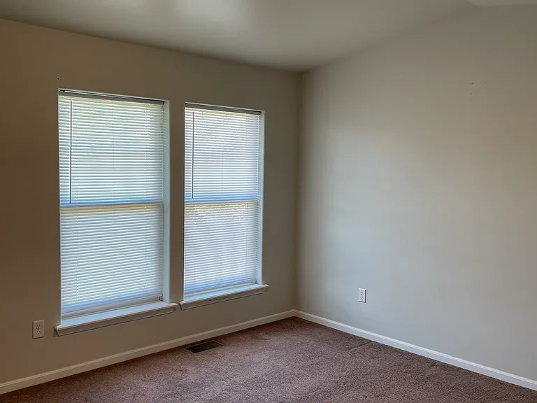 408 S Van Buren St #8 — Photo 15
