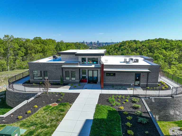 Elevation 800 — Photo 15