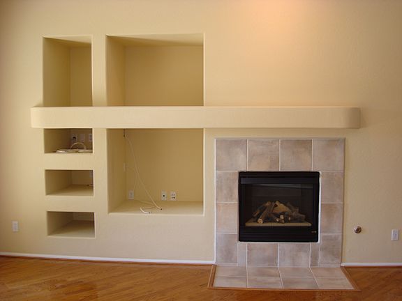 Family Room Niches & FP