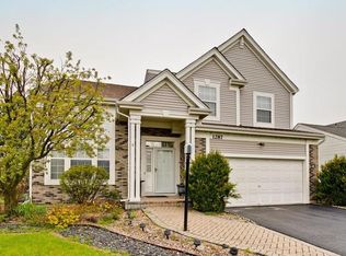 1287 Almaden Ln, Gurnee, IL 60031