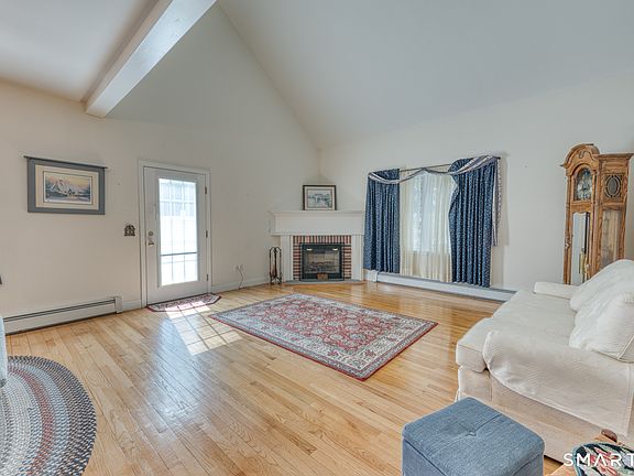 5th image of 7 Chestnut Hollow Road #7