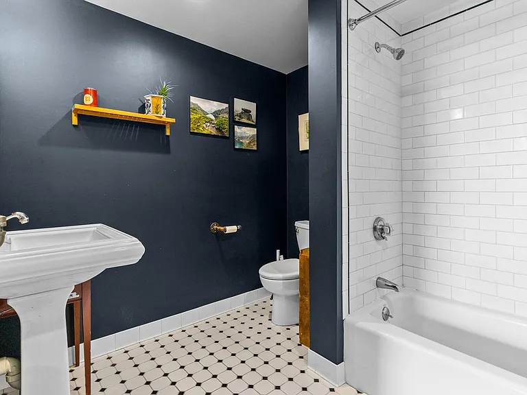 532 Kinsley Ave #110 — Photo 36