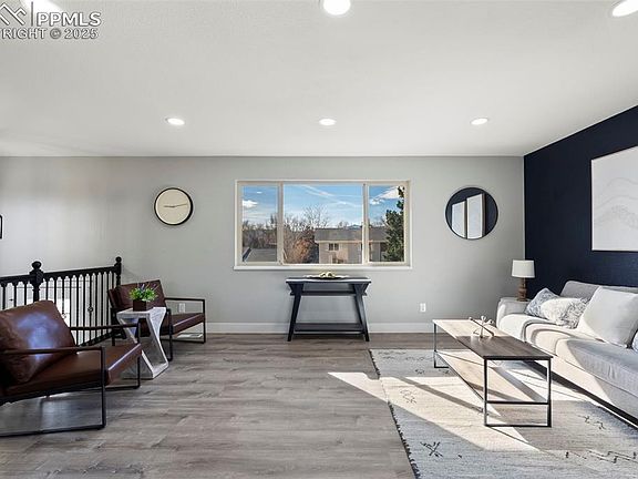 5th image of 1709 Russell Cir