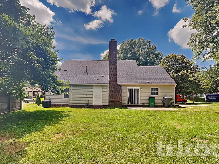 7400 Palmetto Ct — Photo 15