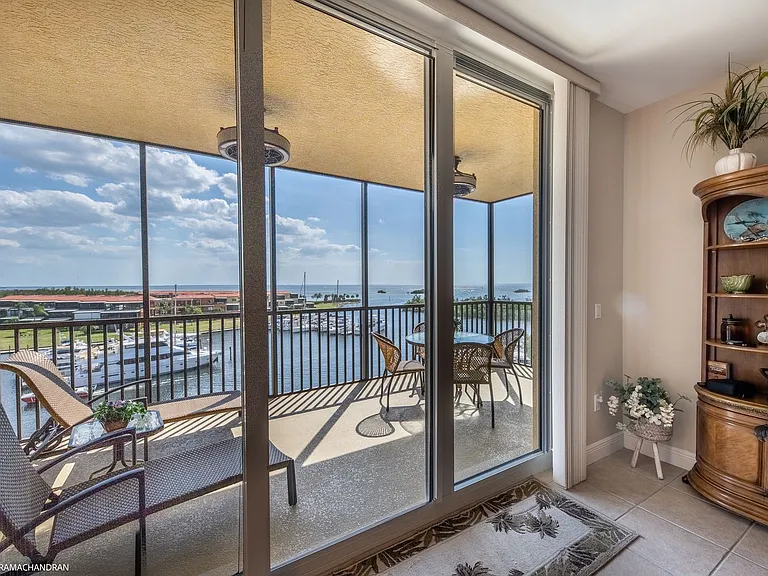 3313 Sunset Key Cir #403 — Photo 22