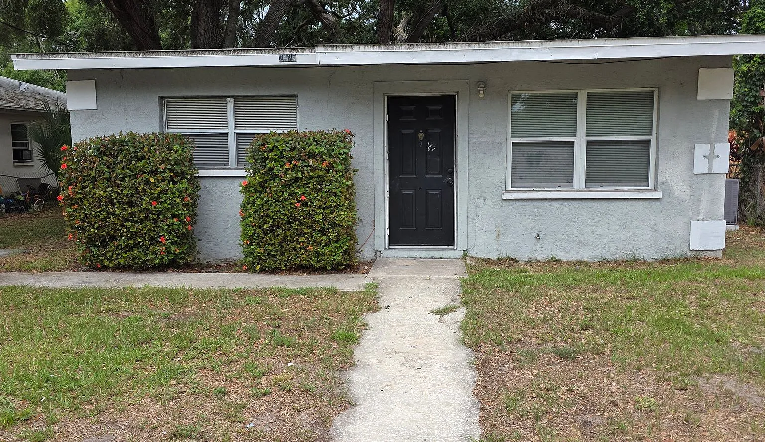 3 Bedroom Sarasota Home — Photo 1
