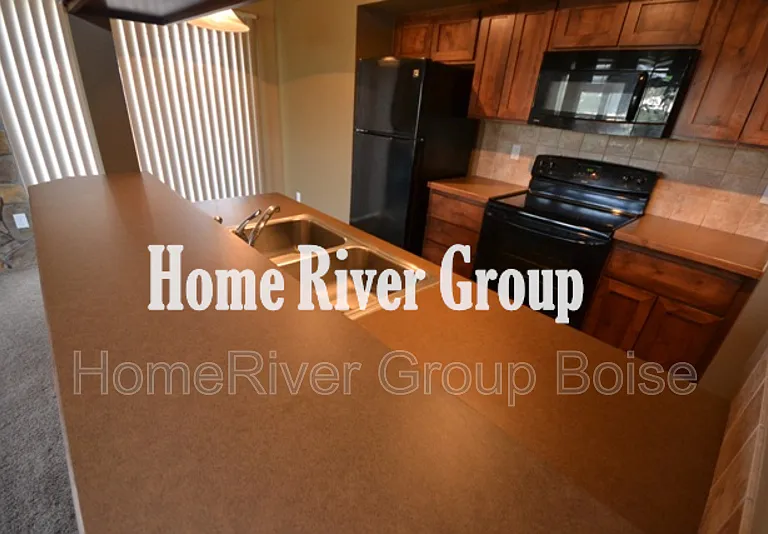 9125 W Brogan Dr — Photo 3