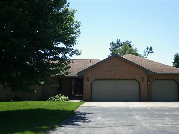 16300 189th St, Manchester, IA 52057