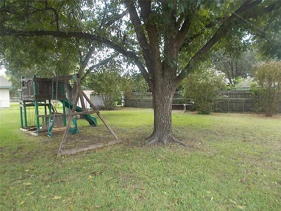 2nd image of 4733 Fawn Dr