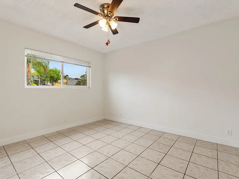 3925 Barrett Rd — Photo 12