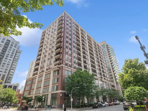 451 W Huron St #910, Chicago, IL 60654
