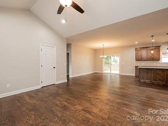 5th image of 106 Eastwood Village Ct