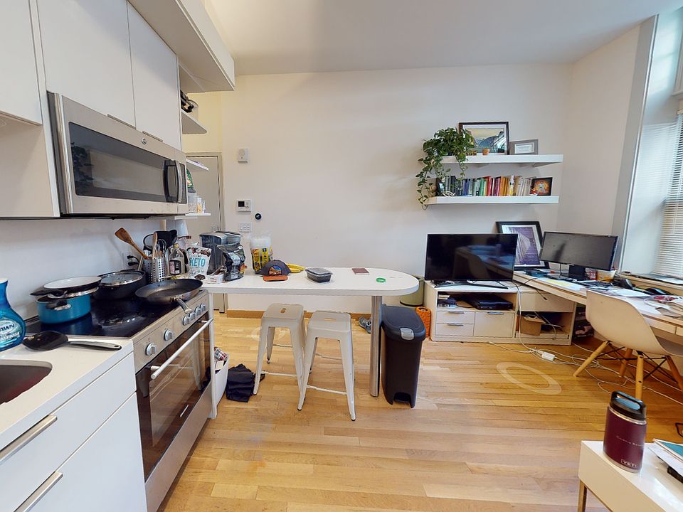 2nd image of 115A Mount Auburn St #103