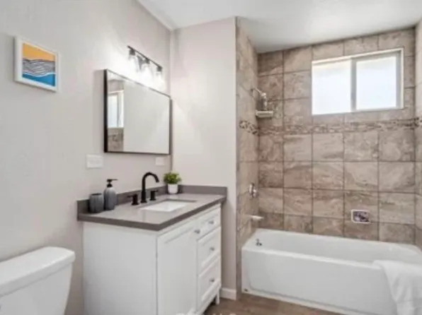 1216 W Avenue J12, Lancaster, CA 93534