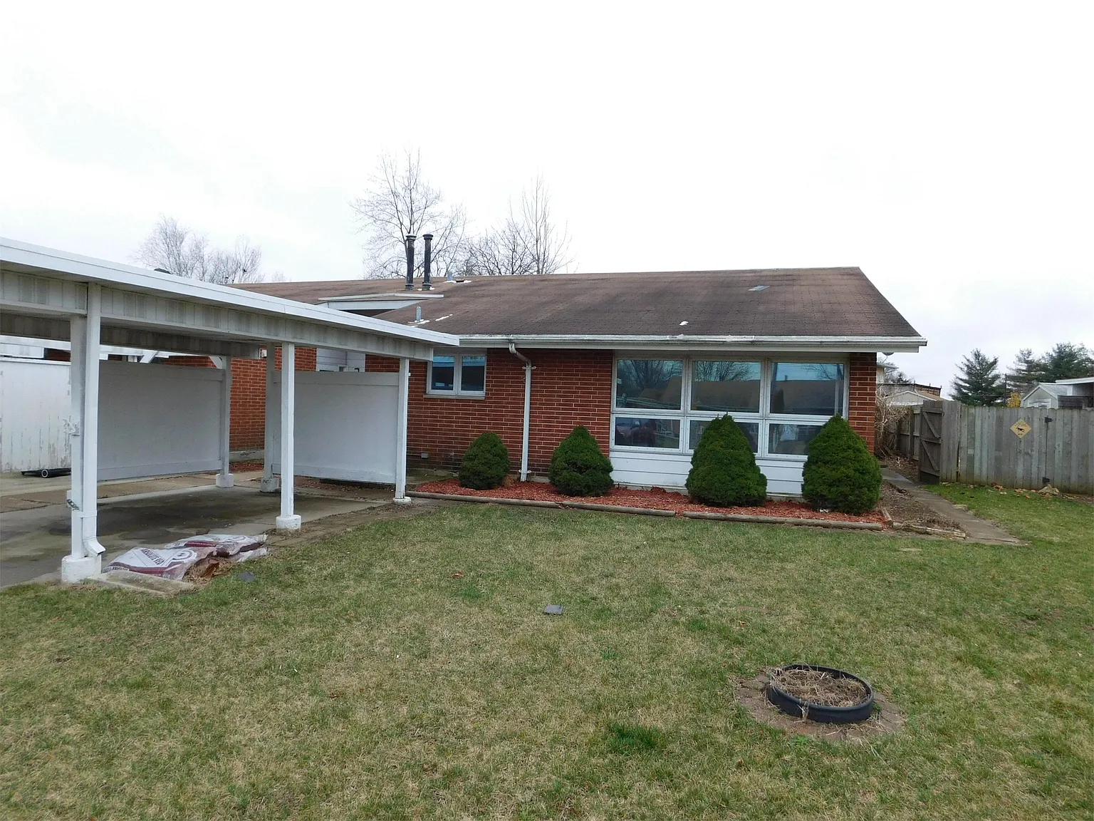 1432 Fairway Dr photo 1