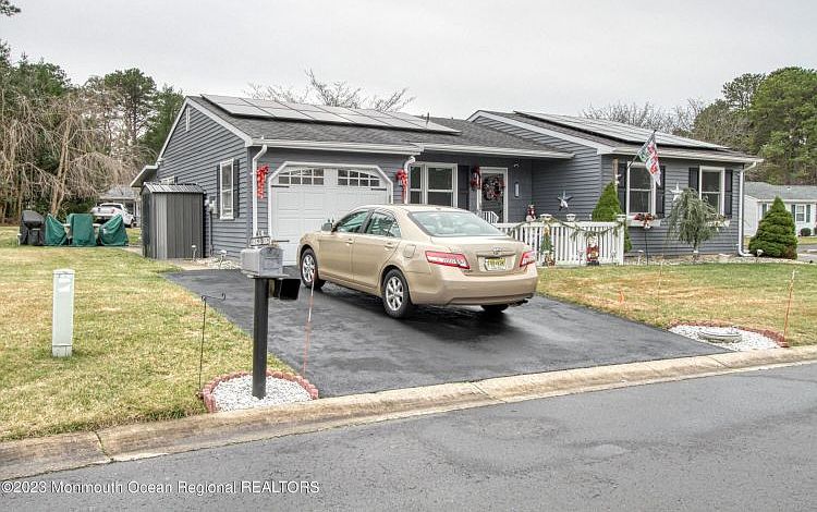 1st image of 32 Orchard Dr