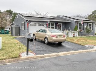 32 Orchard Dr, Manchester Township, NJ 08759