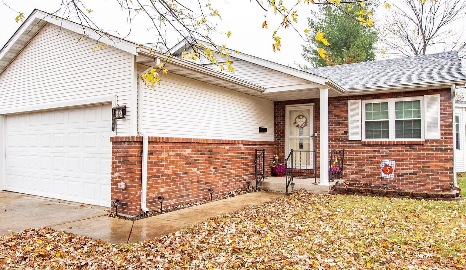 1009 N Liberty St, Jerseyville, IL 62052 Zillow