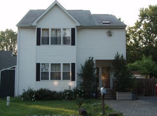 1615 Chesapeake Ln, Edgewater, MD 21037