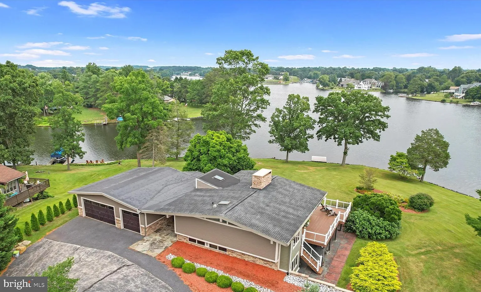 93 Meade Dr photo 1