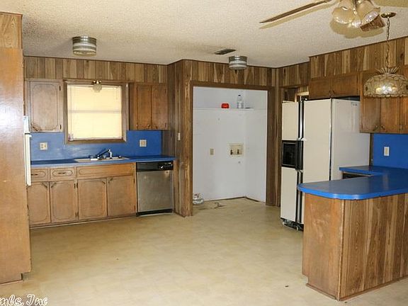 4th image of 705 W Holly Ave